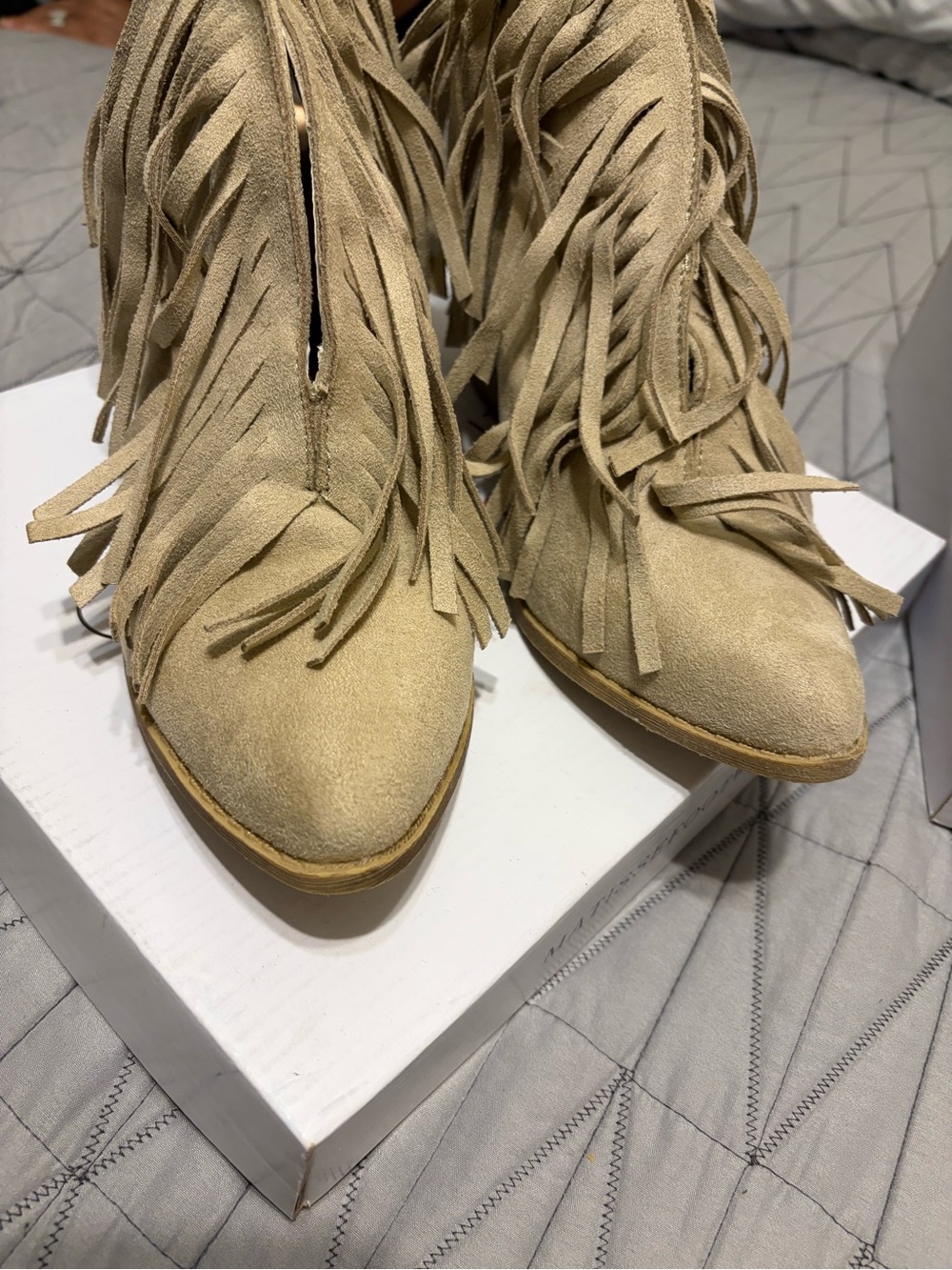 Coconuts by Matisse Lombard Fringe Boots 9